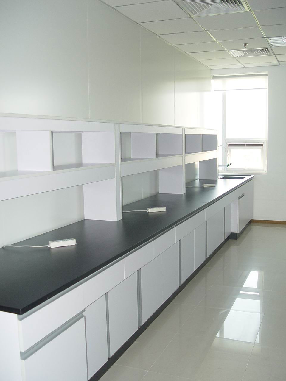 全木實(shí)驗(yàn)臺(tái)、化學(xué)實(shí)驗(yàn)臺(tái)、生物實(shí)驗(yàn)臺(tái)、制藥實(shí)驗(yàn)室、邊臺(tái)