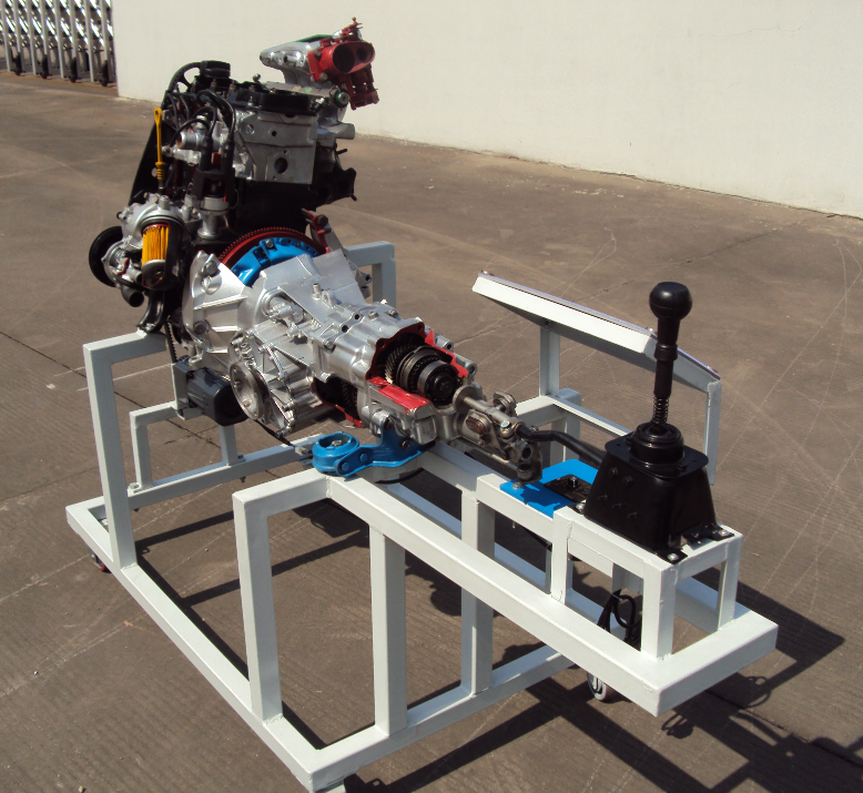 LG-STN02Q型 桑塔納2000型發(fā)動機(jī)和變速器解剖運(yùn)行臺