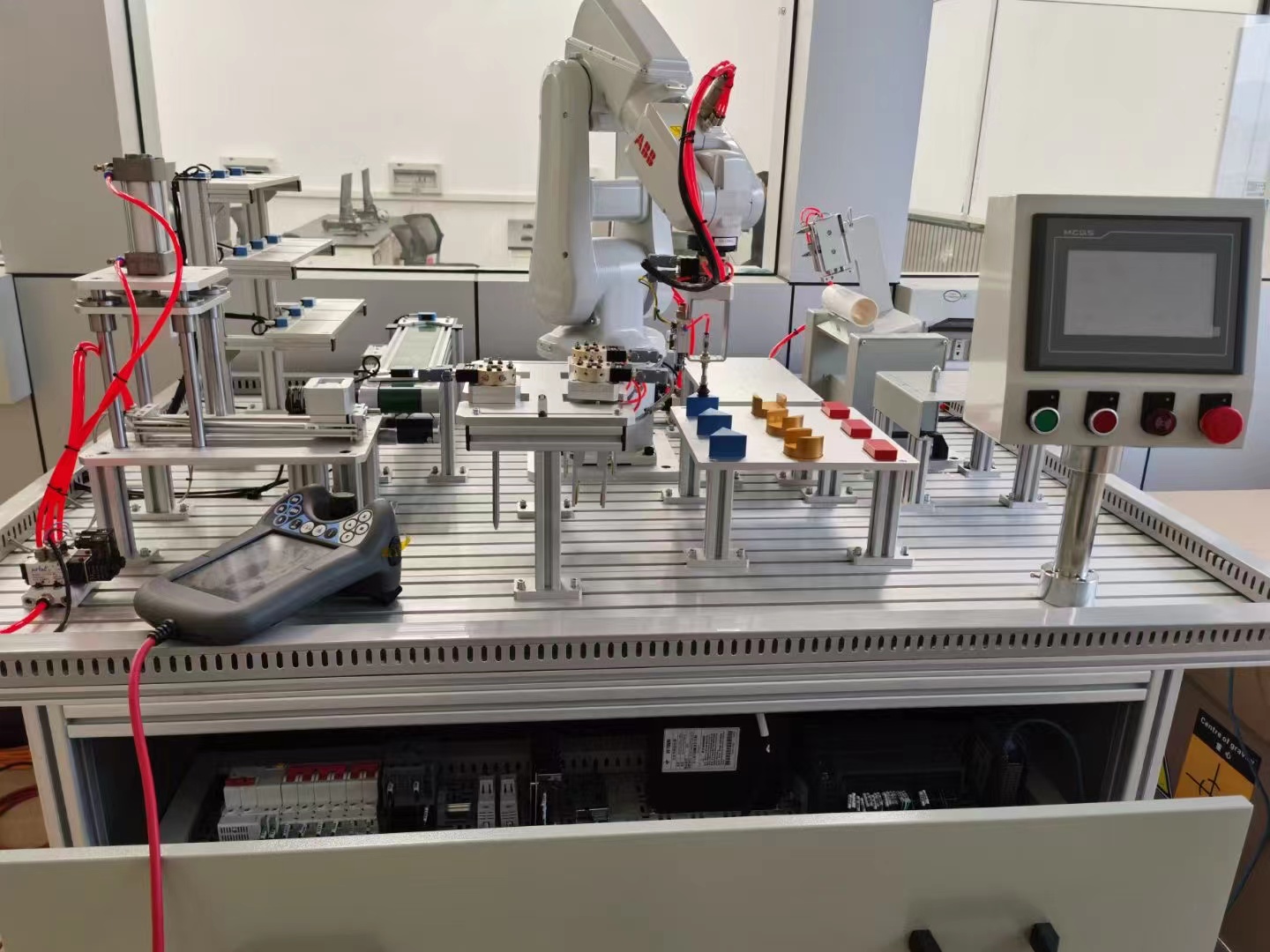 ABB機(jī)器人實(shí)訓(xùn)平臺(tái)